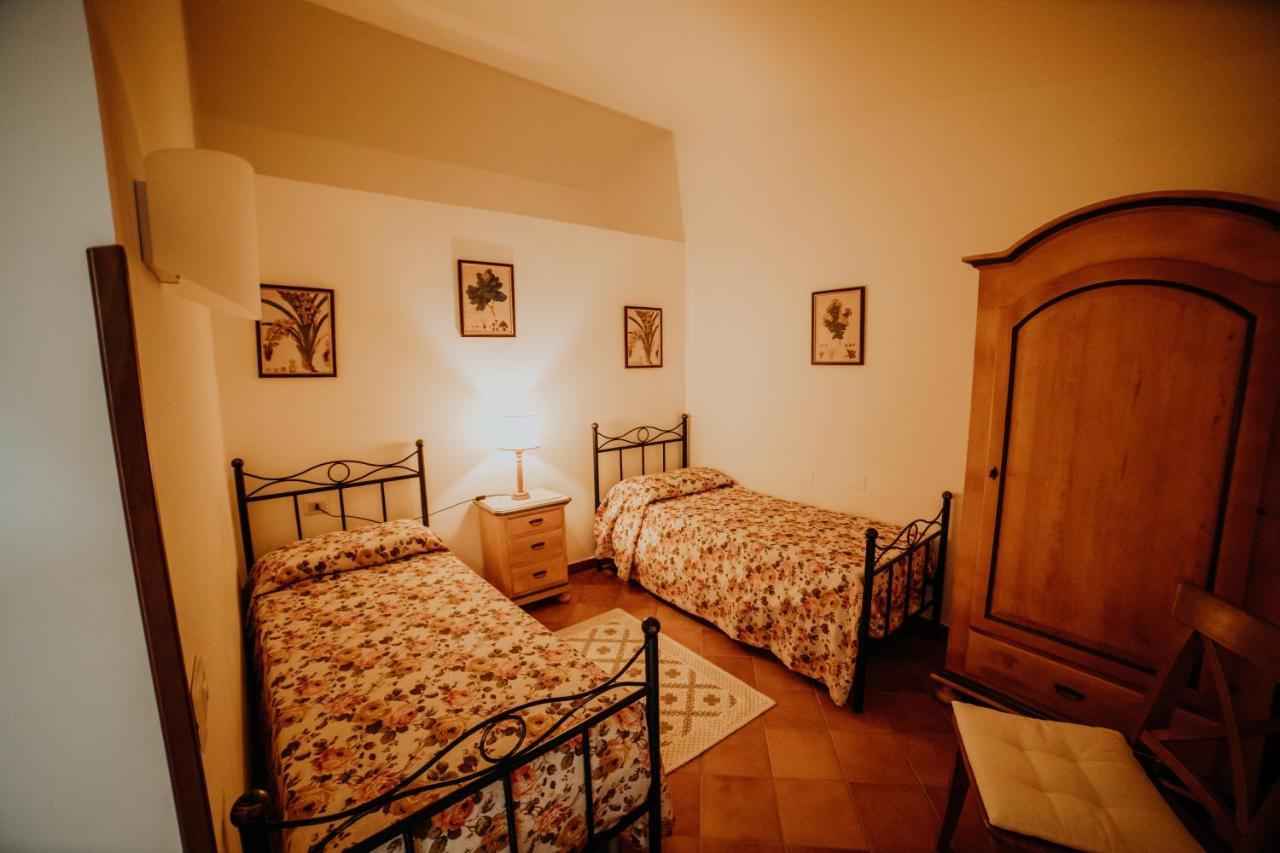 Residenza Golfo Degli Ulivi Aparthotel Caprioli Buitenkant foto