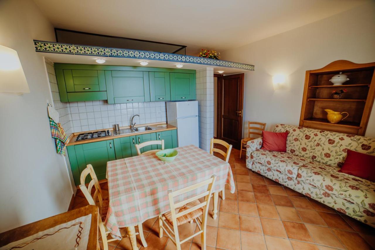 Residenza Golfo Degli Ulivi Aparthotel Caprioli Buitenkant foto