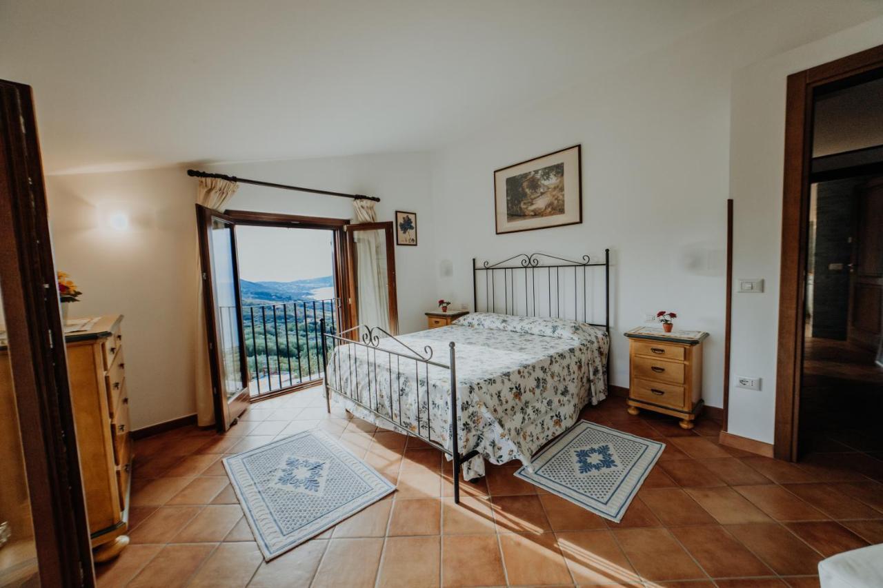 Residenza Golfo Degli Ulivi Aparthotel Caprioli Buitenkant foto