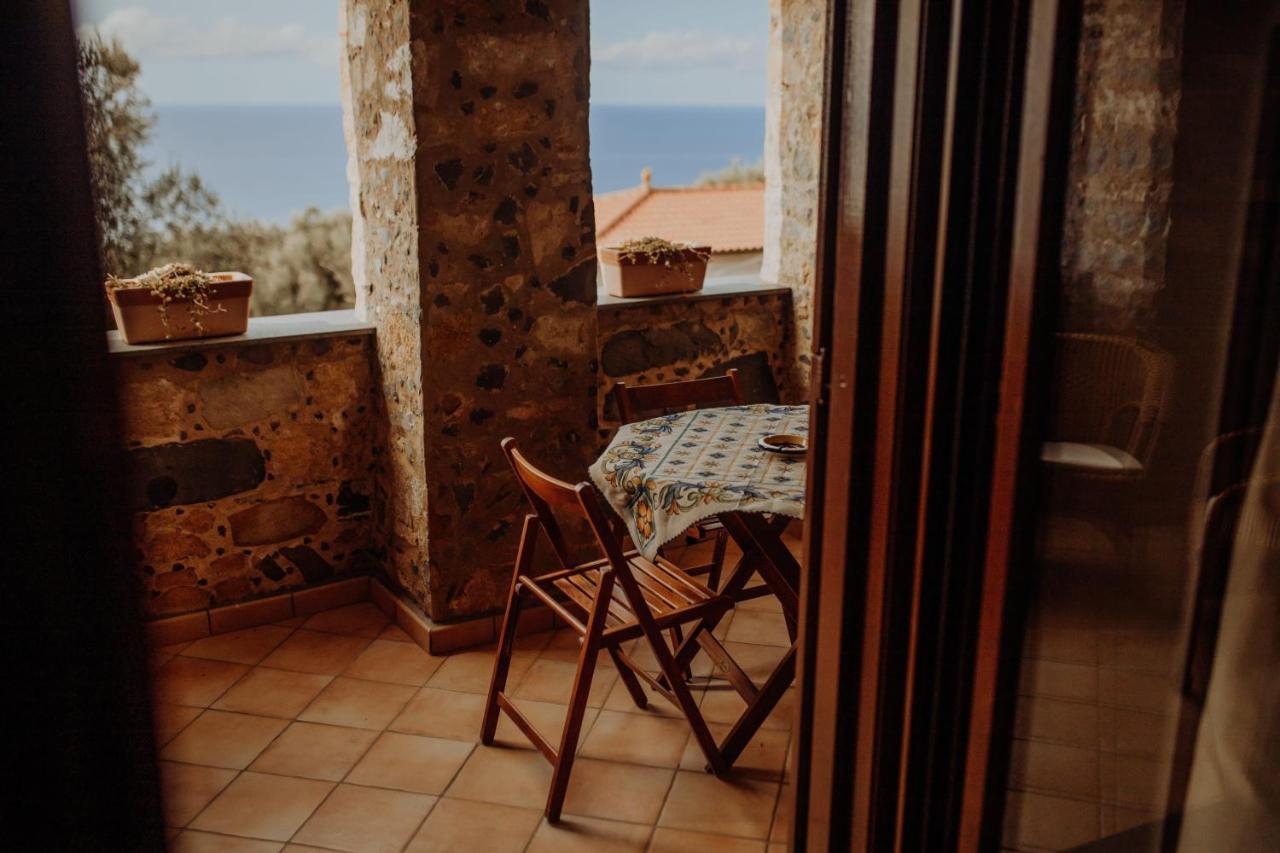 Residenza Golfo Degli Ulivi Aparthotel Caprioli Buitenkant foto