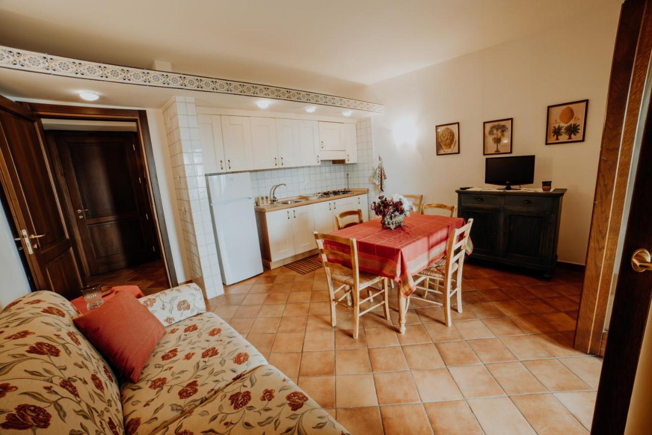 Residenza Golfo Degli Ulivi Aparthotel Caprioli Buitenkant foto