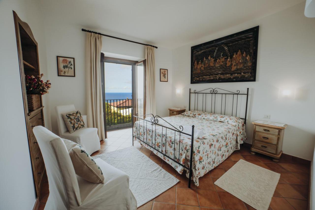 Residenza Golfo Degli Ulivi Aparthotel Caprioli Buitenkant foto