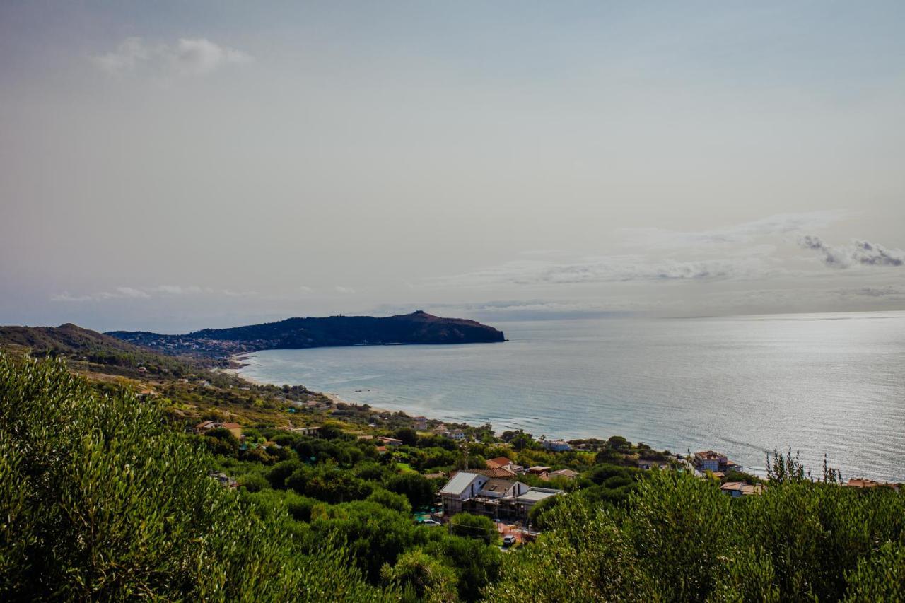 Residenza Golfo Degli Ulivi Aparthotel Caprioli Buitenkant foto
