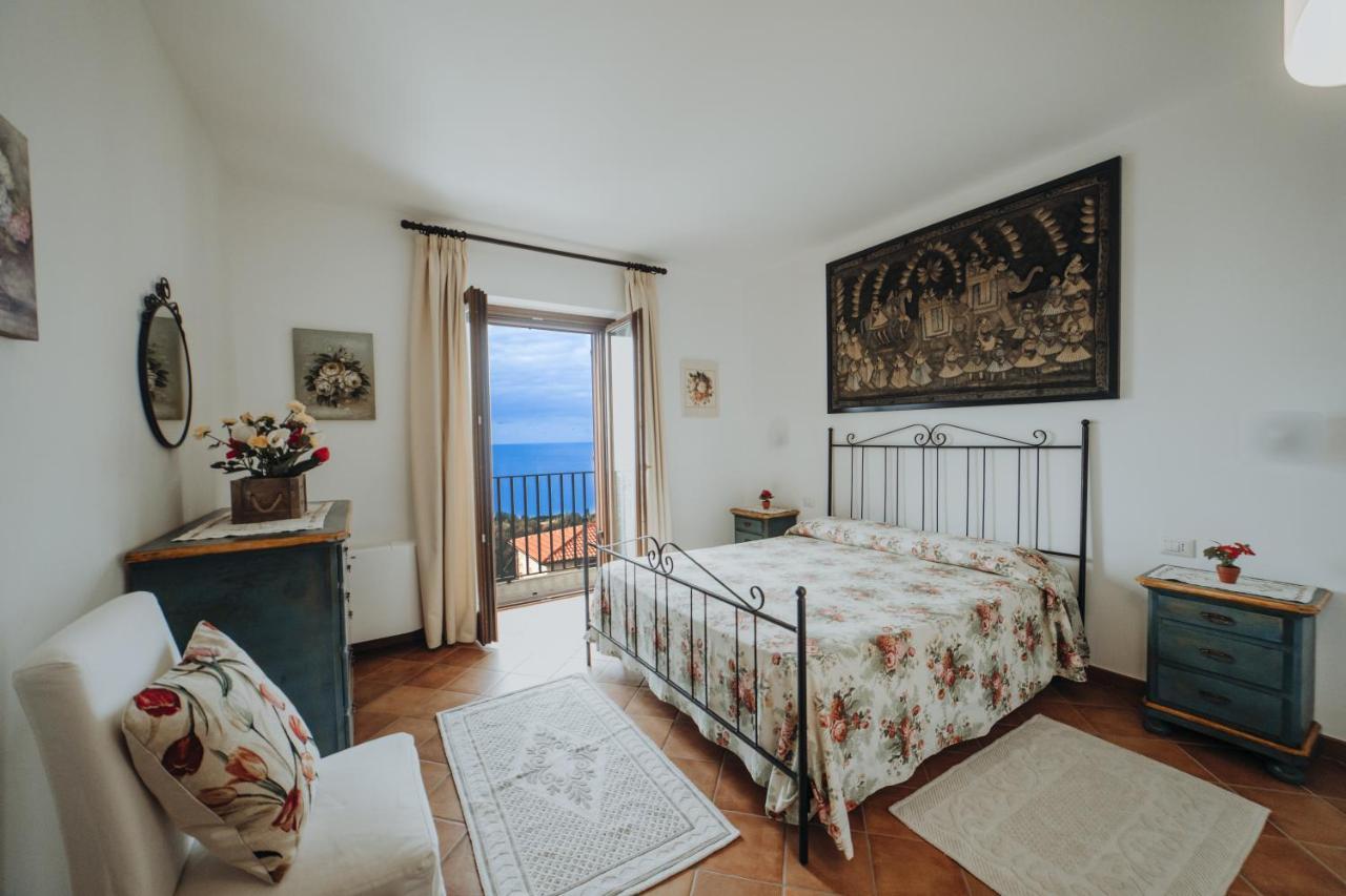 Residenza Golfo Degli Ulivi Aparthotel Caprioli Buitenkant foto