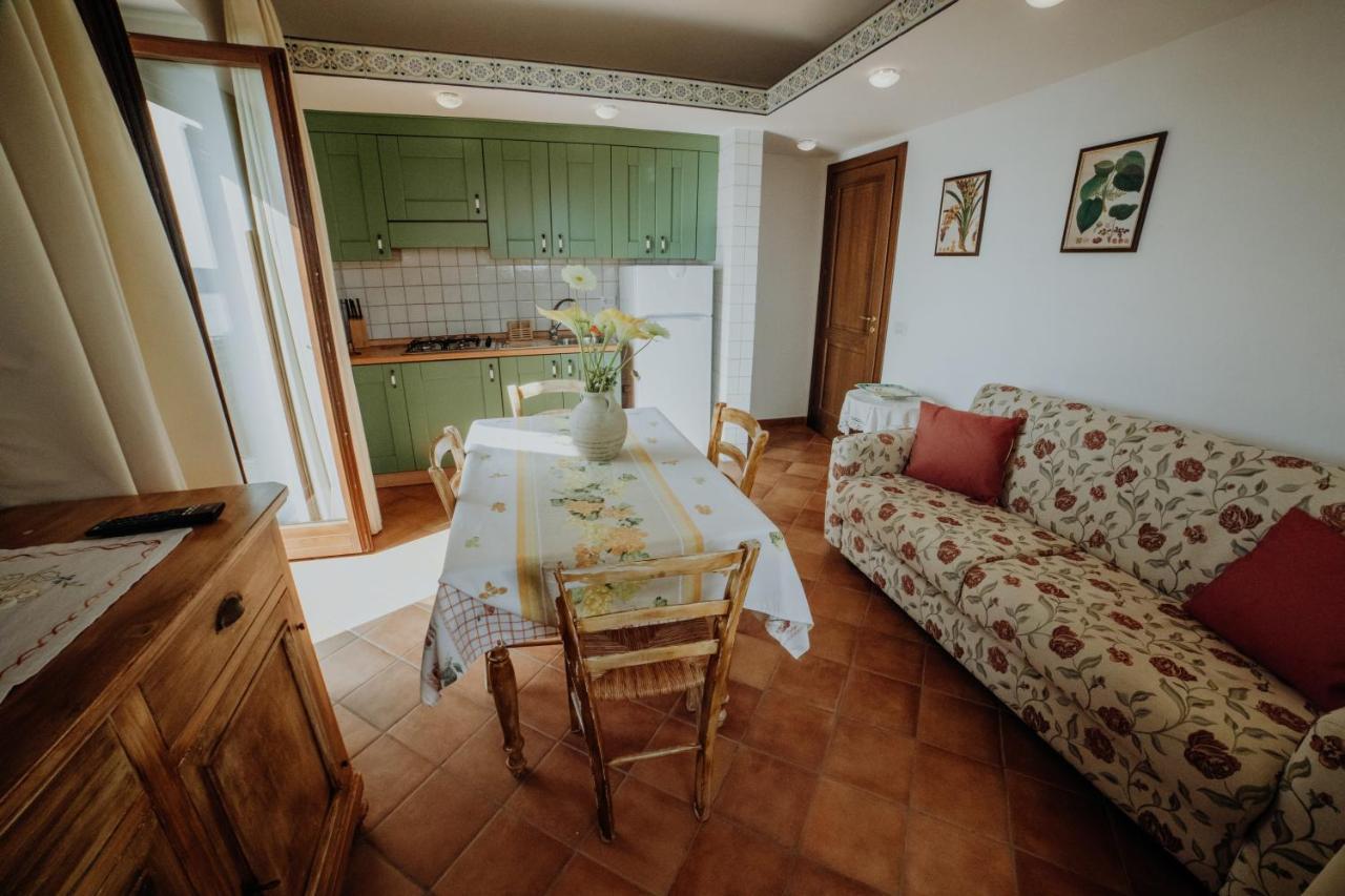 Residenza Golfo Degli Ulivi Aparthotel Caprioli Buitenkant foto