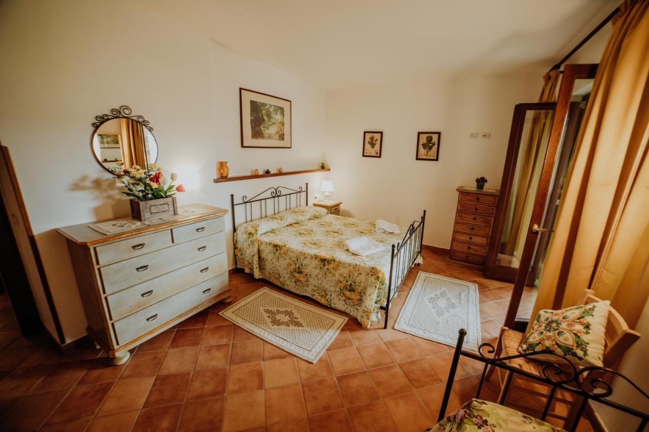 Residenza Golfo Degli Ulivi Aparthotel Caprioli Buitenkant foto