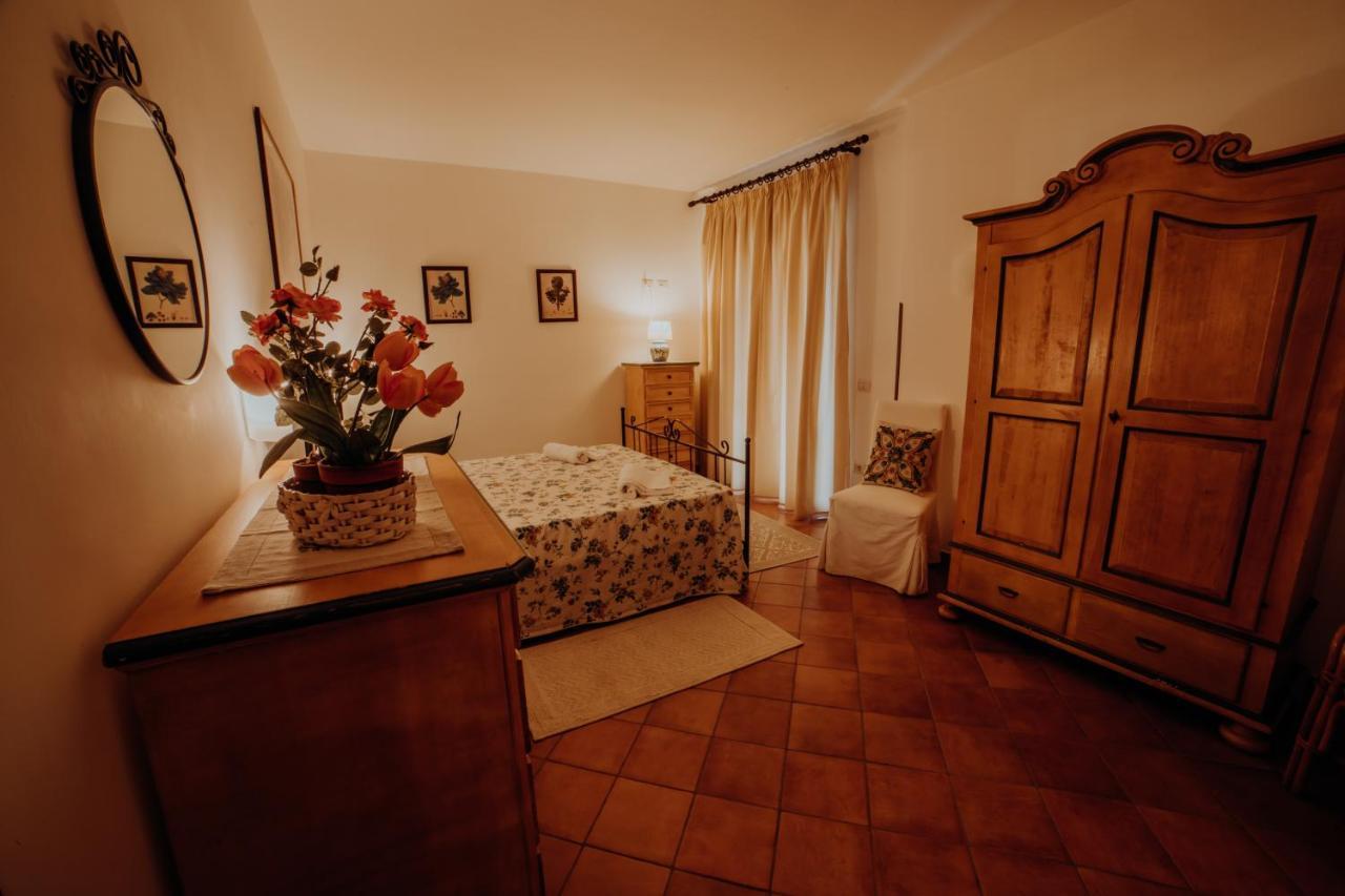 Residenza Golfo Degli Ulivi Aparthotel Caprioli Buitenkant foto