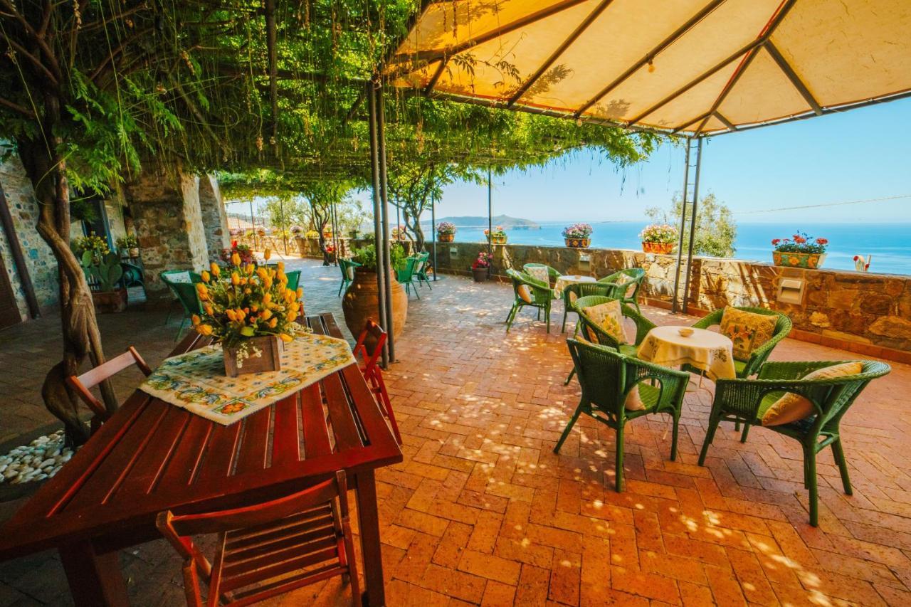 Residenza Golfo Degli Ulivi Aparthotel Caprioli Buitenkant foto