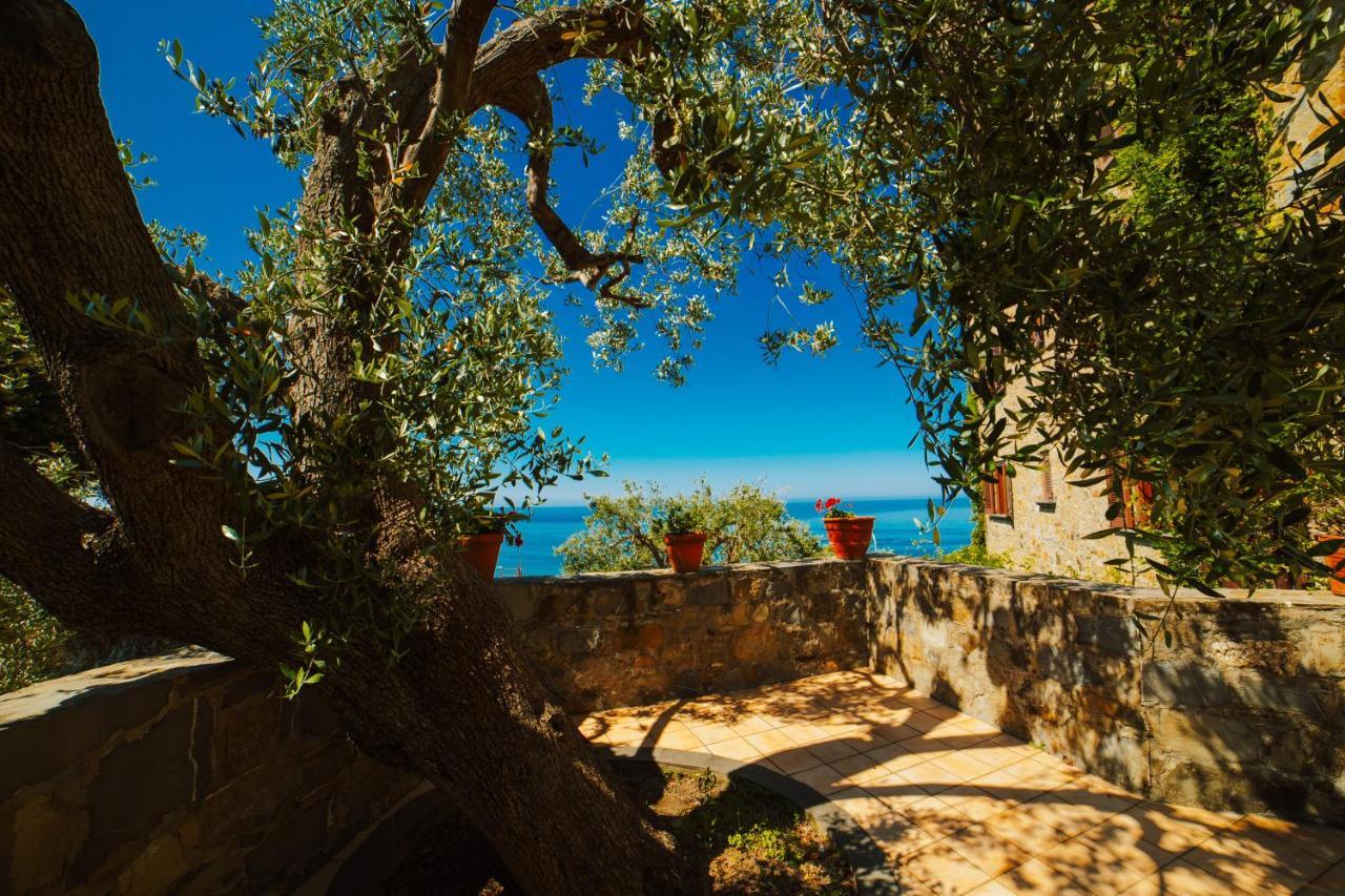 Residenza Golfo Degli Ulivi Aparthotel Caprioli Buitenkant foto