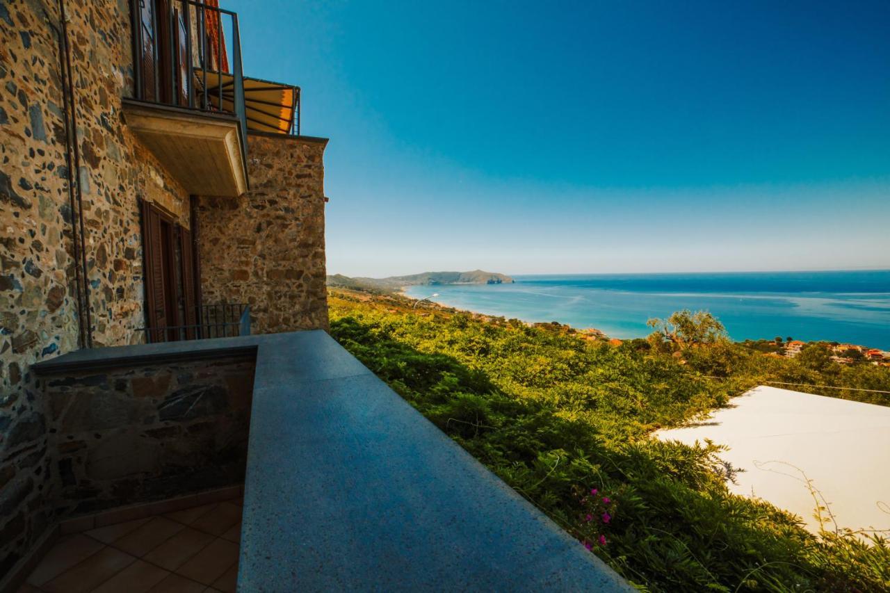 Residenza Golfo Degli Ulivi Aparthotel Caprioli Buitenkant foto