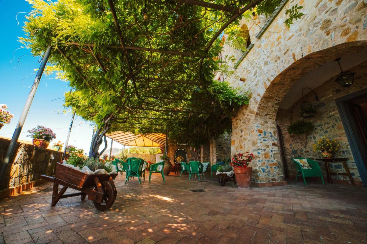 Residenza Golfo Degli Ulivi Aparthotel Caprioli Buitenkant foto
